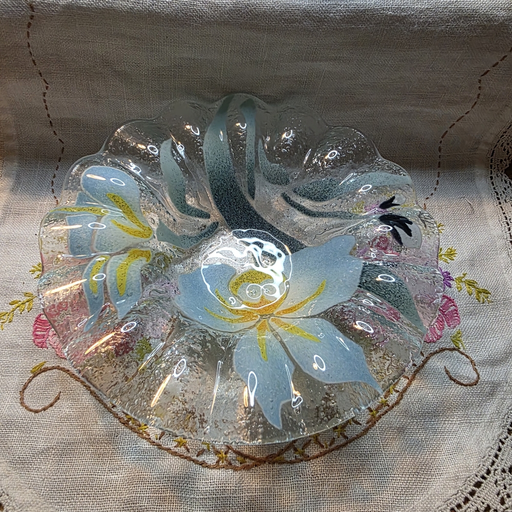 Vintage Sydenstricker fused art glass bowl featuring a blue and yellow iris.